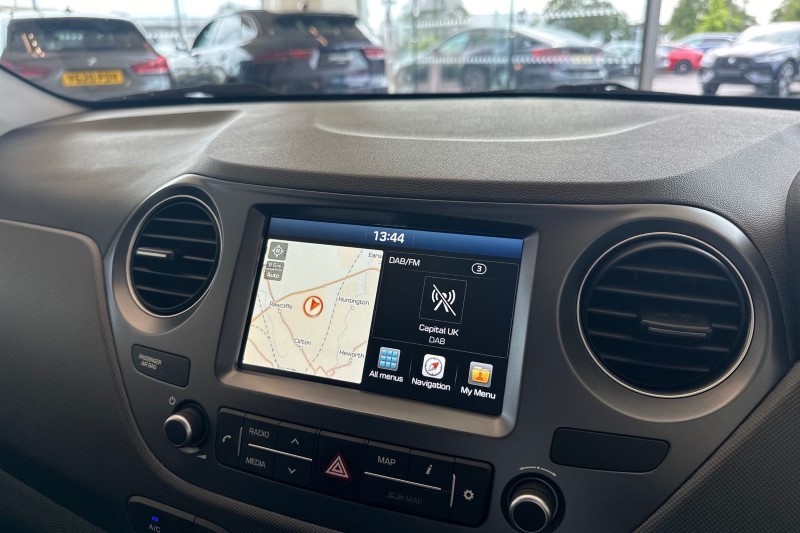 2019 (19) HYUNDAI I10 1.0 Play 5dr 3446281