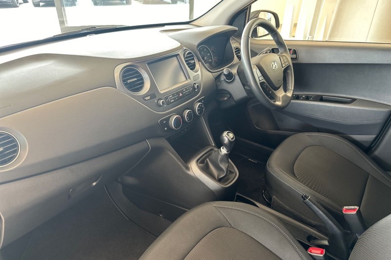 2019 (19) HYUNDAI I10 1.0 Play 5dr 3446284