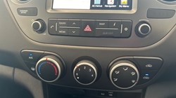 2019 (19) HYUNDAI I10 1.0 Play 5dr 3446280