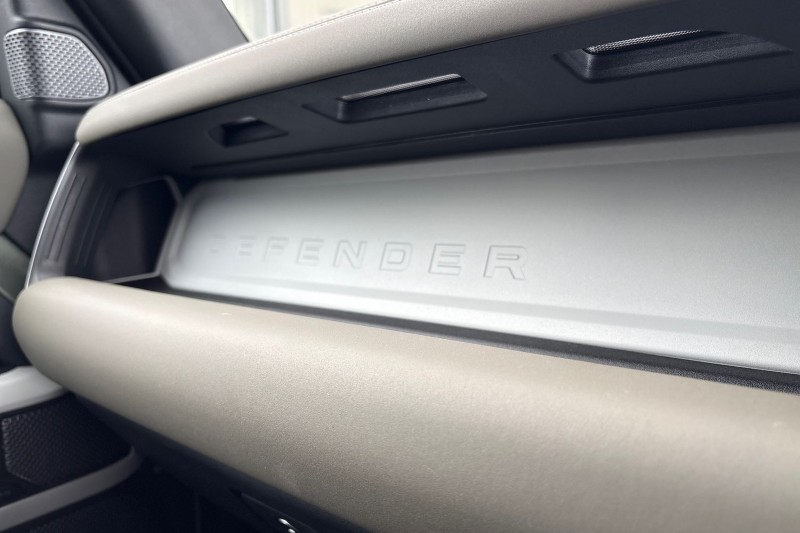 2023 (73) LAND ROVER DEFENDER 3.0 D300 X-Dynamic S 110 5dr Auto 5159764