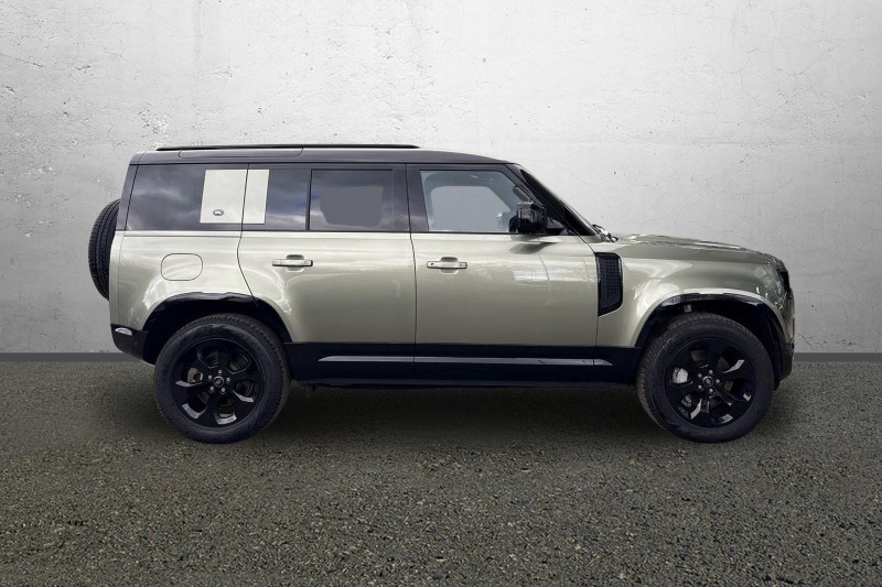 2023 (73) LAND ROVER DEFENDER 3.0 D300 X-Dynamic S 110 5dr Auto 5159731