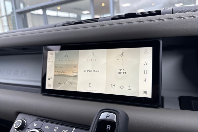 2023 (73) LAND ROVER DEFENDER 3.0 D300 X-Dynamic S 110 5dr Auto 5159756