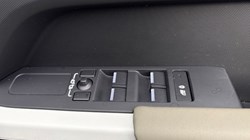 2023 (73) LAND ROVER DEFENDER 3.0 D300 X-Dynamic S 110 5dr Auto 5159749