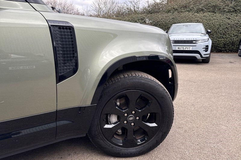 2023 (73) LAND ROVER DEFENDER 3.0 D300 X-Dynamic S 110 5dr Auto 5159777