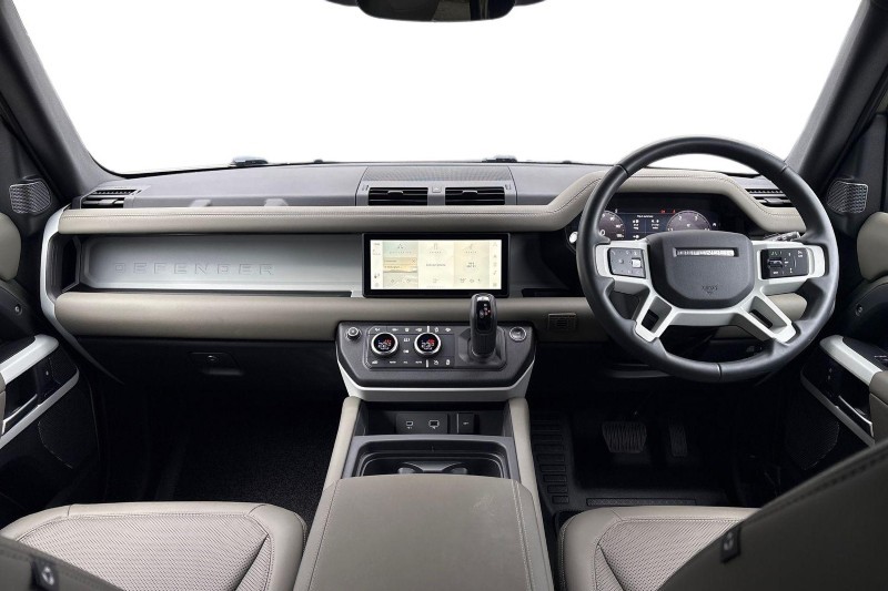 2023 (73) LAND ROVER DEFENDER 3.0 D300 X-Dynamic S 110 5dr Auto 5159735