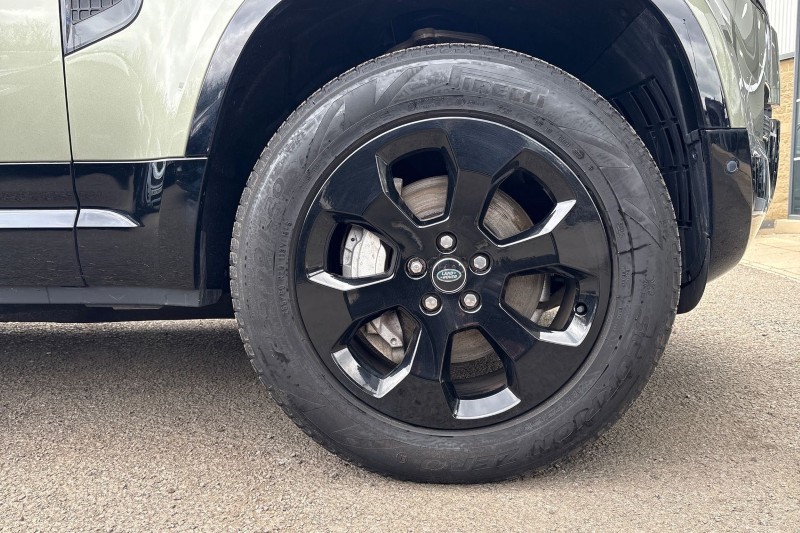 2023 (73) LAND ROVER DEFENDER 3.0 D300 X-Dynamic S 110 5dr Auto 5159734
