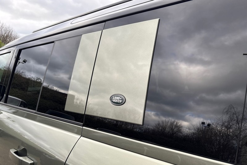 2023 (73) LAND ROVER DEFENDER 3.0 D300 X-Dynamic S 110 5dr Auto 5159774