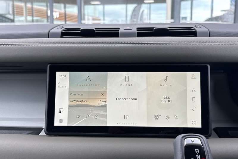 2023 (73) LAND ROVER DEFENDER 3.0 D300 X-Dynamic S 110 5dr Auto 5159740