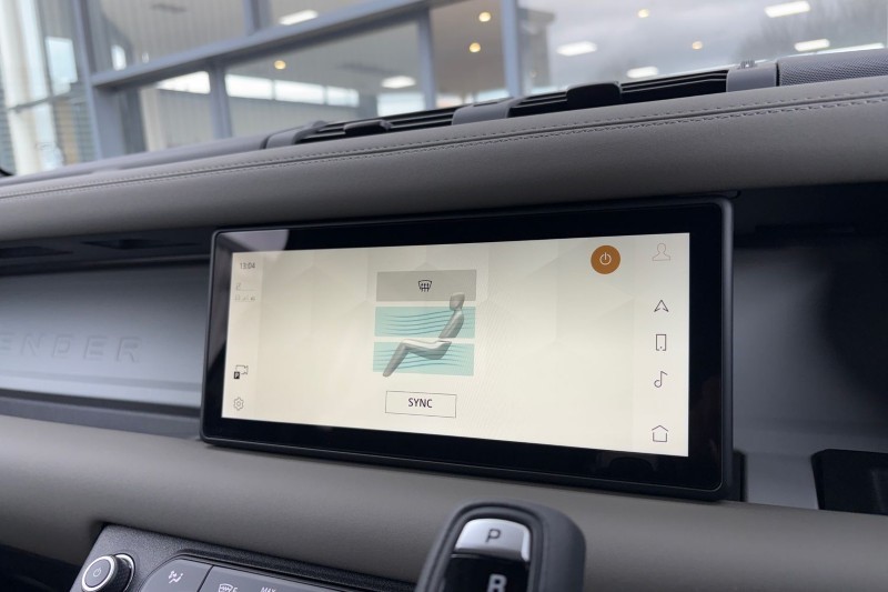 2023 (73) LAND ROVER DEFENDER 3.0 D300 X-Dynamic S 110 5dr Auto 5159760