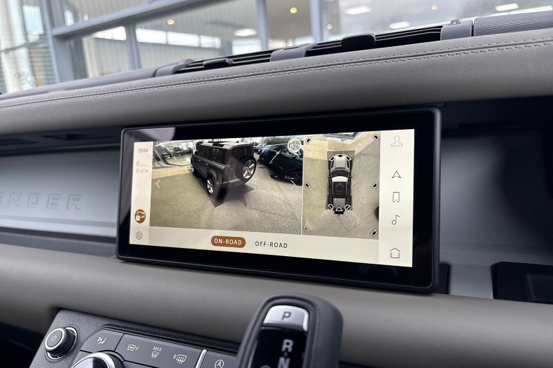 2023 (73) LAND ROVER DEFENDER 3.0 D300 X-Dynamic S 110 5dr Auto 5159758