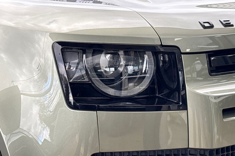 2023 (73) LAND ROVER DEFENDER 3.0 D300 X-Dynamic S 110 5dr Auto 5159743