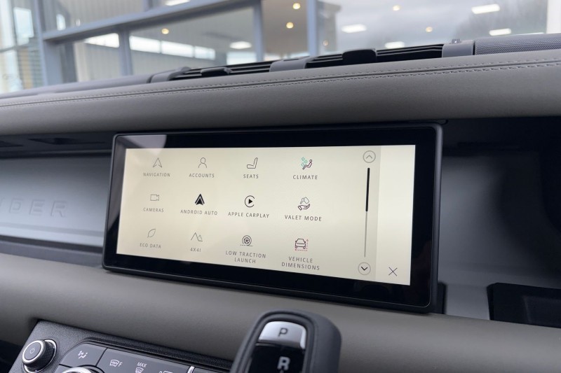 2023 (73) LAND ROVER DEFENDER 3.0 D300 X-Dynamic S 110 5dr Auto 5159759