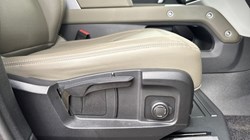 2023 (73) LAND ROVER DEFENDER 3.0 D300 X-Dynamic S 110 5dr Auto 5159750