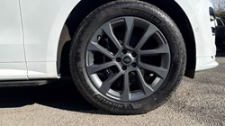 2023 (23) LAND ROVER RANGE ROVER SPORT 3.0 D300 Dynamic SE 5dr Auto 5175635