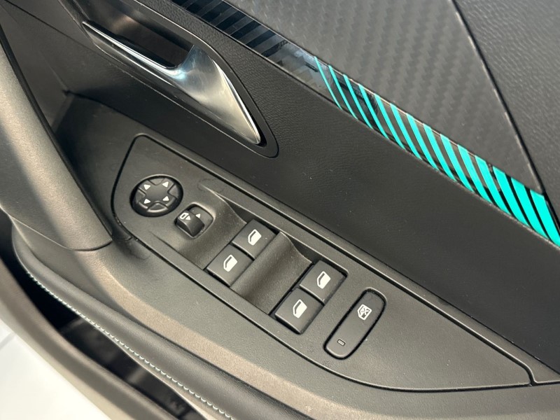 2022 (72) PEUGEOT 2008 1.5 BlueHDi 110 Allure Premium PLUS 5dr 3422775