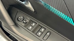 2022 (72) PEUGEOT 2008 1.5 BlueHDi 110 Allure Premium PLUS 5dr 3422775