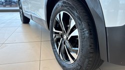 2022 (72) PEUGEOT 2008 1.5 BlueHDi 110 Allure Premium PLUS 5dr 3422797