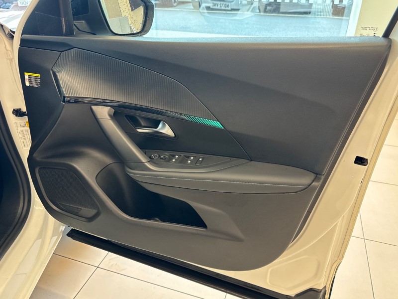 2022 (72) PEUGEOT 2008 1.5 BlueHDi 110 Allure Premium PLUS 5dr 3422773