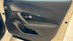 2022 (72) PEUGEOT 2008 1.5 BlueHDi 110 Allure Premium PLUS 5dr 3422773