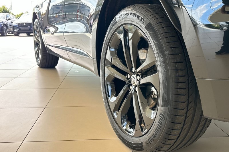 2024 (73) JAGUAR F-PACE 2.0 D200 R-Dynamic HSE Black 5dr Auto AWD 3420897