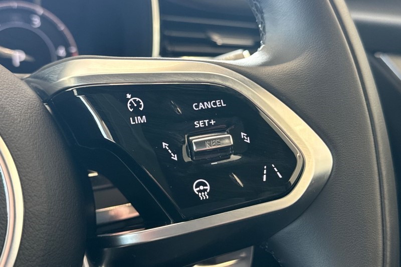 2024 (73) JAGUAR F-PACE 2.0 D200 R-Dynamic HSE Black 5dr Auto AWD 3420879