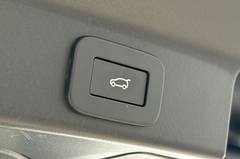 2024 (73) JAGUAR F-PACE 2.0 D200 R-Dynamic HSE Black 5dr Auto AWD 3420895