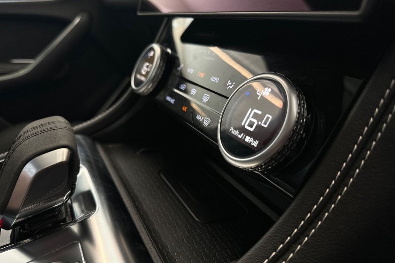 2024 (73) JAGUAR F-PACE 2.0 D200 R-Dynamic HSE Black 5dr Auto AWD 3420885