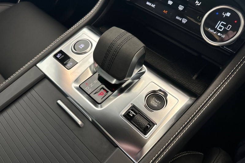 2024 (73) JAGUAR F-PACE 2.0 D200 R-Dynamic HSE Black 5dr Auto AWD 3420889