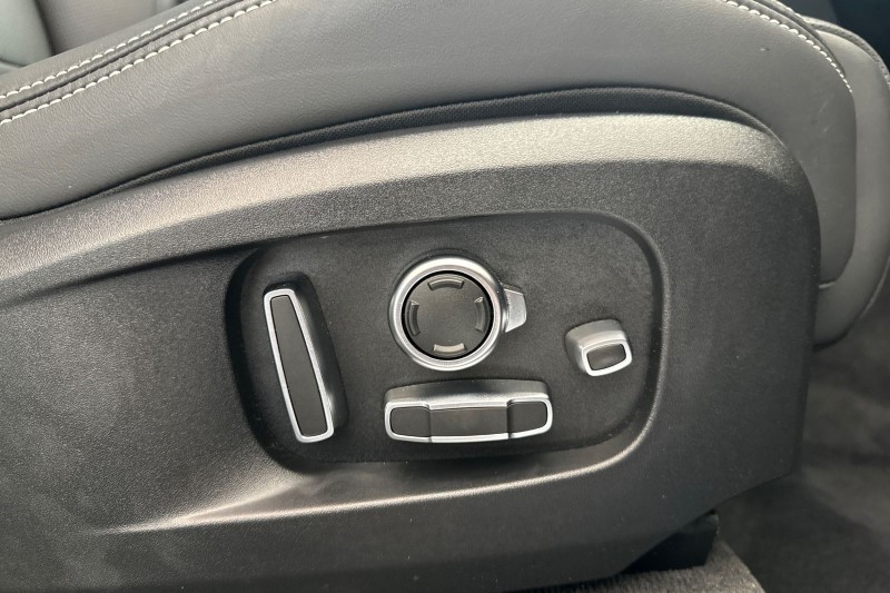 2024 (73) JAGUAR F-PACE 2.0 D200 R-Dynamic HSE Black 5dr Auto AWD 3420874