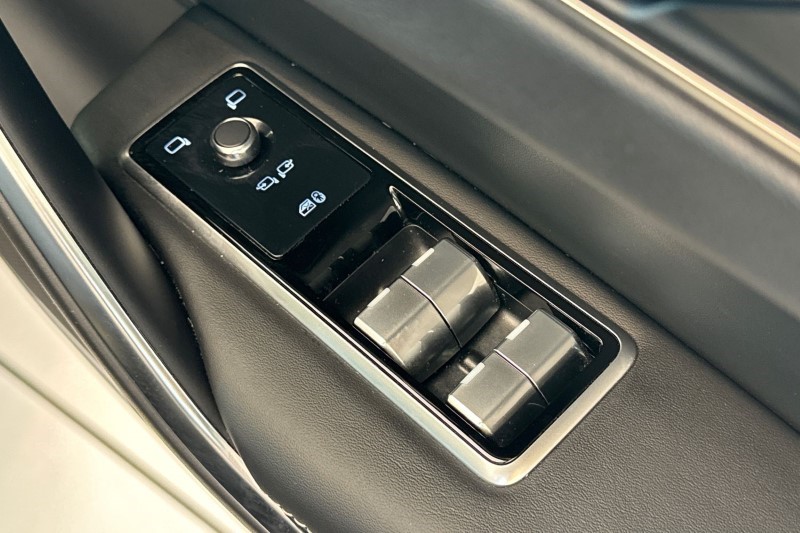 2024 (73) JAGUAR F-PACE 2.0 D200 R-Dynamic HSE Black 5dr Auto AWD 3420873