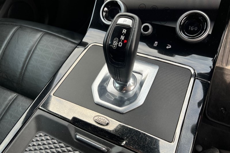 2020 (70) LAND ROVER RANGE ROVER EVOQUE 2.0 D180 R-Dynamic SE 5dr Auto 3439602