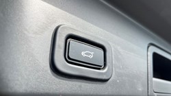 2020 (70) LAND ROVER RANGE ROVER EVOQUE 2.0 D180 R-Dynamic SE 5dr Auto 3439608