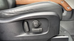 2023 (23) LAND ROVER DEFENDER 3.0 D300 HSE 110 5dr Auto 5146927