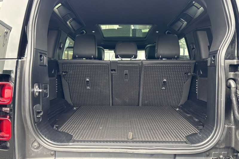 2023 (23) LAND ROVER DEFENDER 3.0 D300 HSE 110 5dr Auto 5146912