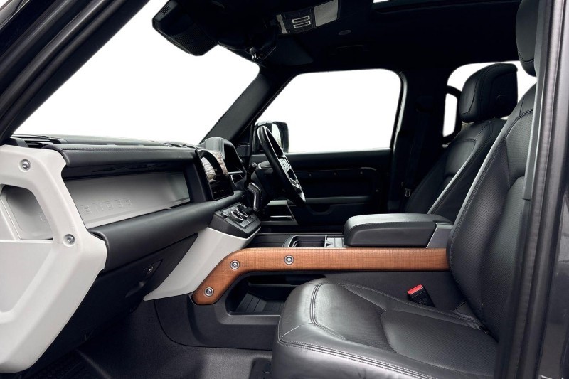 2023 (23) LAND ROVER DEFENDER 3.0 D300 HSE 110 5dr Auto 5146905