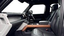 2023 (23) LAND ROVER DEFENDER 3.0 D300 HSE 110 5dr Auto 5146905