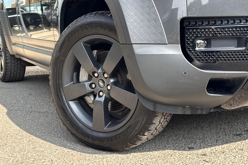 2023 (23) LAND ROVER DEFENDER 3.0 D300 HSE 110 5dr Auto 5577766