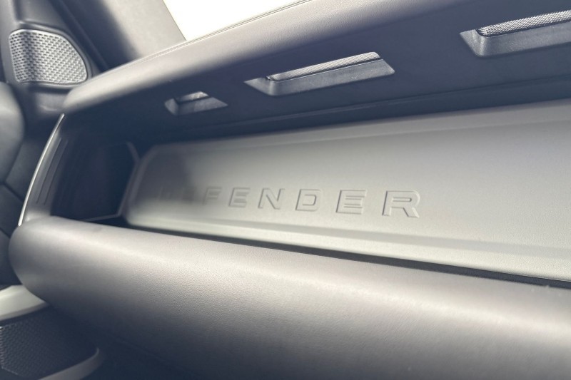 2023 (23) LAND ROVER DEFENDER 3.0 D300 HSE 110 5dr Auto 5146958