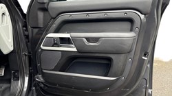 2023 (23) LAND ROVER DEFENDER 3.0 D300 HSE 110 5dr Auto 5146925