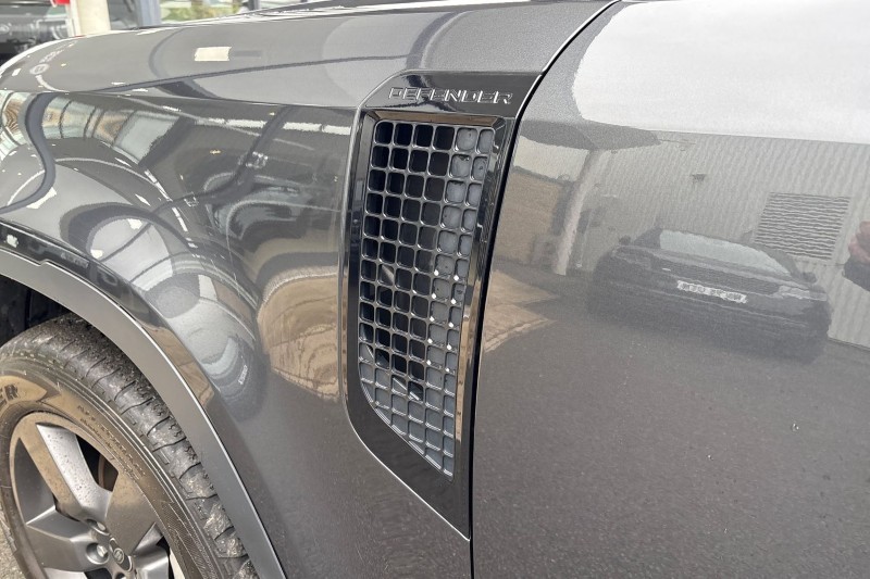 2023 (23) LAND ROVER DEFENDER 3.0 D300 HSE 110 5dr Auto 5146922