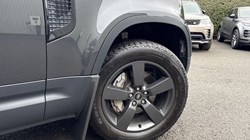 2023 (23) LAND ROVER DEFENDER 3.0 D300 HSE 110 5dr Auto 5146954