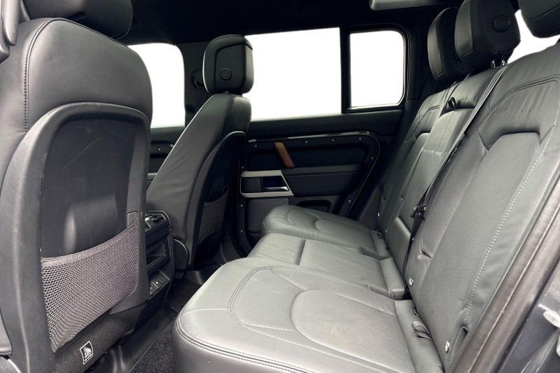 2023 (23) LAND ROVER DEFENDER 3.0 D300 HSE 110 5dr Auto 5146906