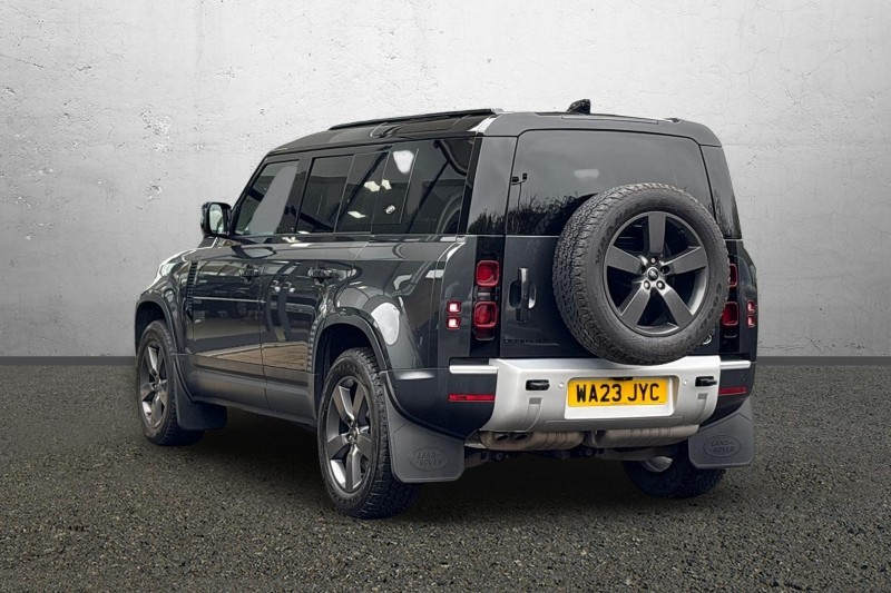 2023 (23) LAND ROVER DEFENDER 3.0 D300 HSE 110 5dr Auto
