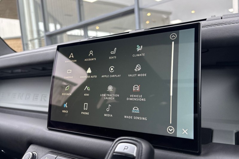 2023 (23) LAND ROVER DEFENDER 3.0 D300 HSE 110 5dr Auto 5146936