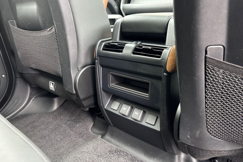 2023 (23) LAND ROVER DEFENDER 3.0 D300 HSE 110 5dr Auto 5146920