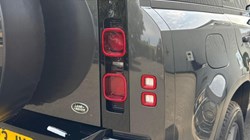 2023 (23) LAND ROVER DEFENDER 3.0 D300 HSE 110 5dr Auto 5577769
