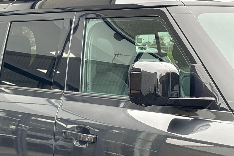 2023 (23) LAND ROVER DEFENDER 3.0 D300 HSE 110 5dr Auto 5146955