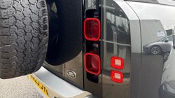 2023 (23) LAND ROVER DEFENDER 3.0 D300 HSE 110 5dr Auto 5146952