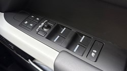 2023 (23) LAND ROVER DEFENDER 3.0 D300 HSE 110 5dr Auto 5577744