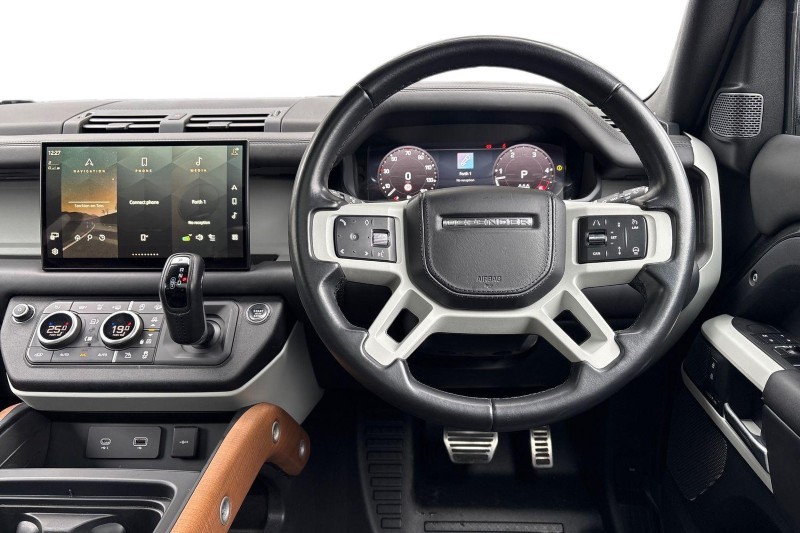 2023 (23) LAND ROVER DEFENDER 3.0 D300 HSE 110 5dr Auto 5146917